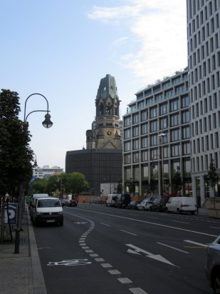 Kaiser-Wilhelm-Gedächtniskirche - Sichtachse Kantstraße